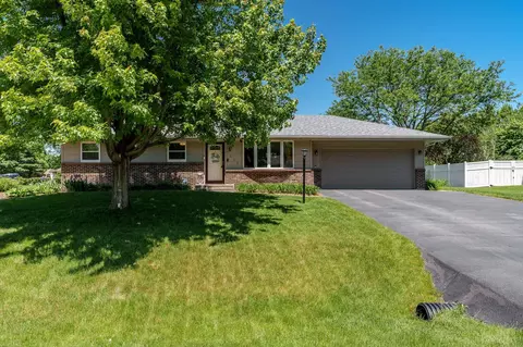 630 Danica Dr, Machesney Park, IL 61115