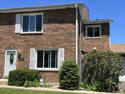 252 Polo Club Dr, Glendale Heights, IL 60139