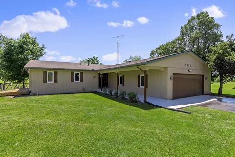 7335 Mccurry Rd, Roscoe, IL 61073