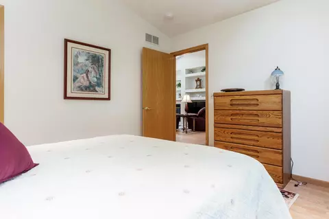 Bedroom - 1025 High Point Dr, Rockton, IL 61072 photo 5 of 7