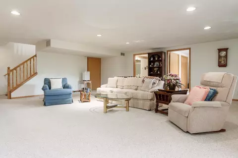 Living - 1025 High Point Dr, Rockton, IL 61072 photo 10 of 11