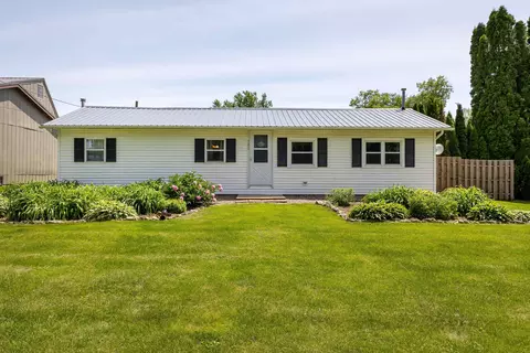 501 Freeman St, Warren, IL 61087