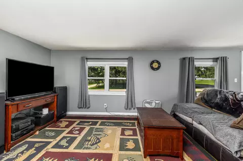 501 Freeman St, Warren, IL 61087 photo 9