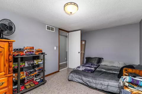 501 Freeman St, Warren, IL 61087 photo 10