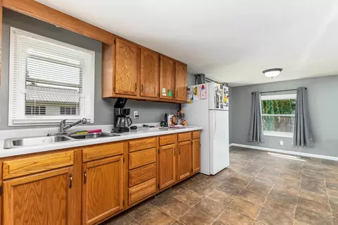 501 Freeman St, Warren, IL 61087 photo 5