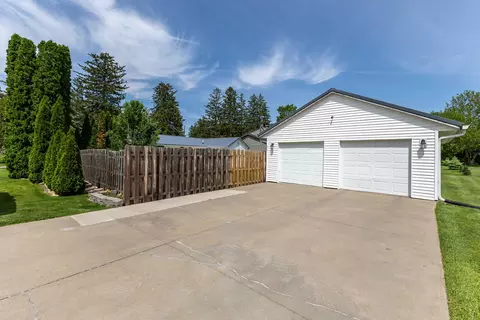 501 Freeman St, Warren, IL 61087 photo 2