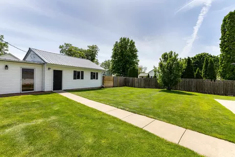 501 Freeman St, Warren, IL 61087 photo 23