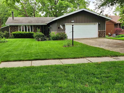 518 N Greenfield, Freeport, IL 61032