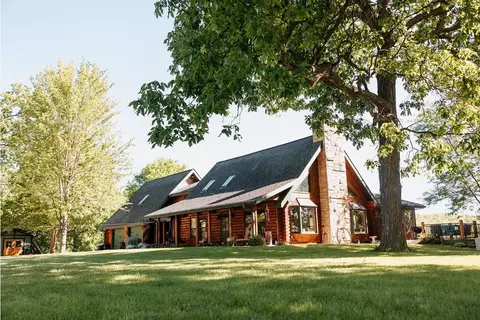 483 S Blackjack Rd, Galena, IL 61036