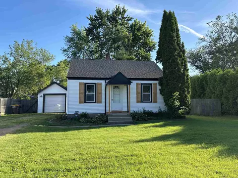 1112 Dalbigne St, Belvidere, IL 61008
