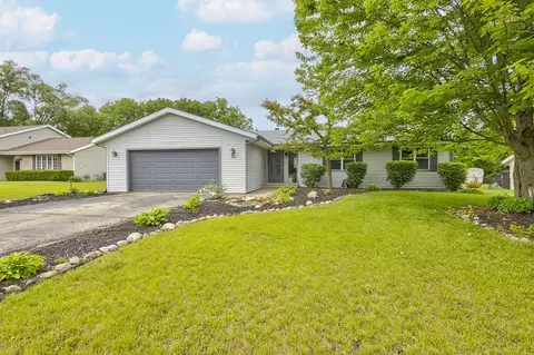 111 Countryside Dr, Rockton, IL 61072