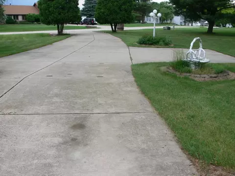 Exterior - 9843 Jesters Row, Roscoe, IL 61073 photo 5 of 19