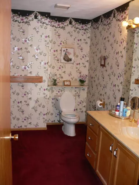 Bath - 9843 Jesters Row, Roscoe, IL 61073 photo 2 of 4