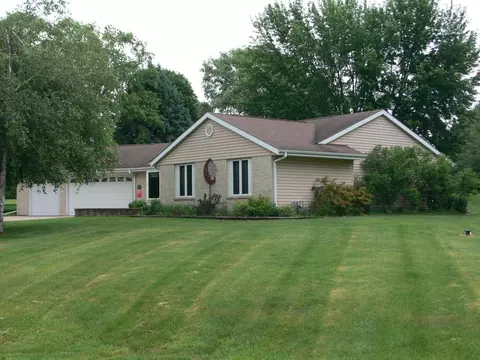 Exterior - 9843 Jesters Row, Roscoe, IL 61073 photo 3 of 19