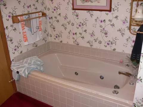 Bath - 9843 Jesters Row, Roscoe, IL 61073 photo 3 of 4