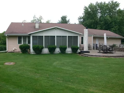 Exterior - 9843 Jesters Row, Roscoe, IL 61073 photo 8 of 19