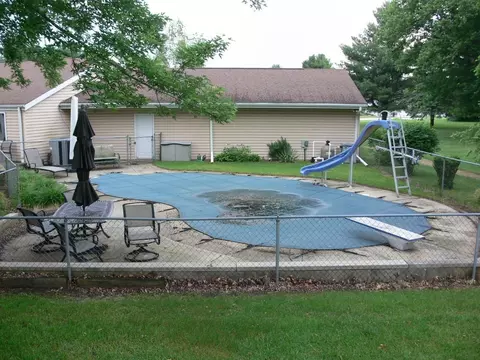 Exterior - 9843 Jesters Row, Roscoe, IL 61073 photo 9 of 19