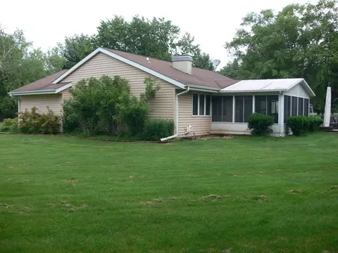 Exterior - 9843 Jesters Row, Roscoe, IL 61073 photo 7 of 19