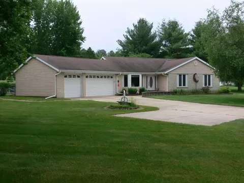 Exterior - 9843 Jesters Row, Roscoe, IL 61073 photo 2 of 19