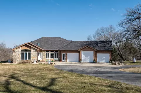 4750 W Stephenson St Rd, Freeport, IL 61032