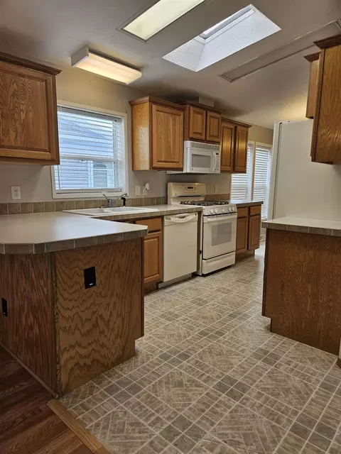 Kitchen - 345 Elder Ln, Belvidere, IL 61008 photo 2 of 7