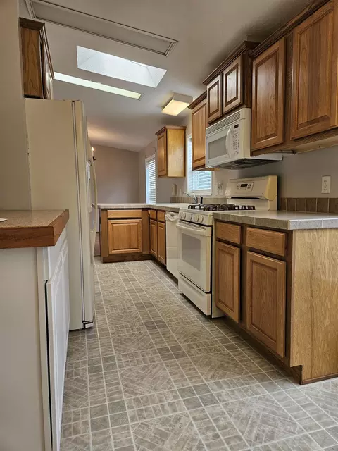 Kitchen - 345 Elder Ln, Belvidere, IL 61008 photo 6 of 7