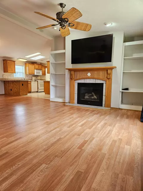 Living - 345 Elder Ln, Belvidere, IL 61008 photo 3 of 3
