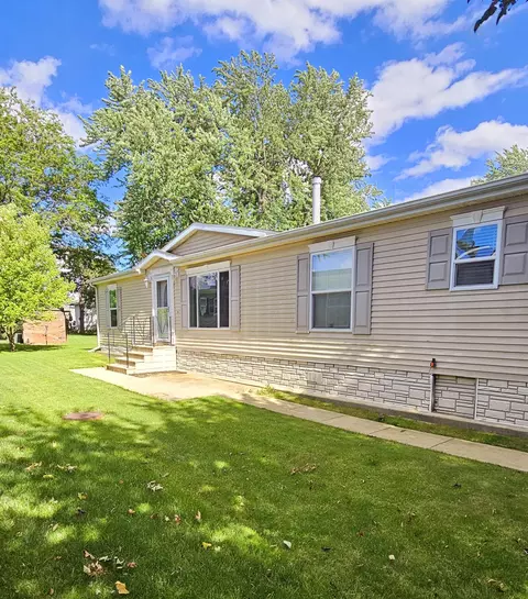 345 Elder Ln, Belvidere, IL 61008