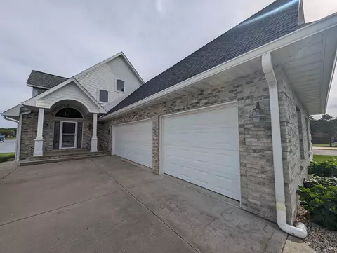 849 Breckenboro Rd, Lake Summerset, IL 61019