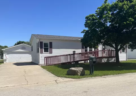 5506 Heartwood Ln, Roscoe, IL 61073