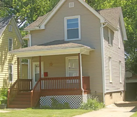 614 13th St, Rockford, IL 61104