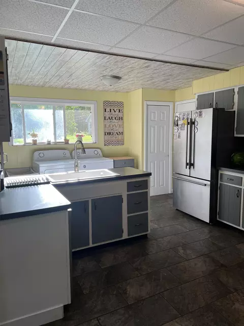 Kitchen - 304 N Lee St, Davis, IL 61019 photo 1 of 2