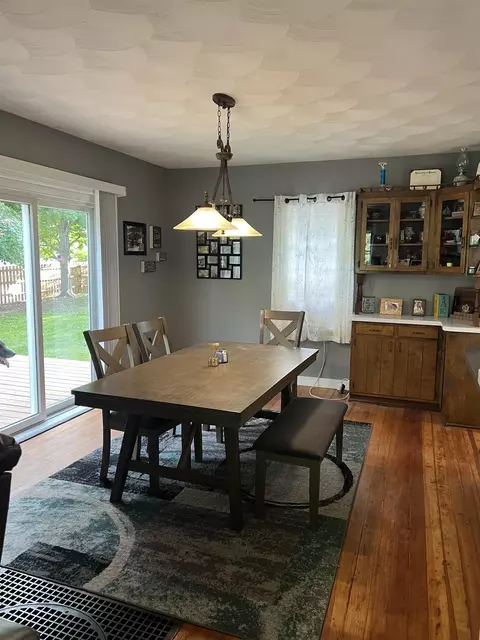 Dining - 304 N Lee St, Davis, IL 61019 photo 1 of 1