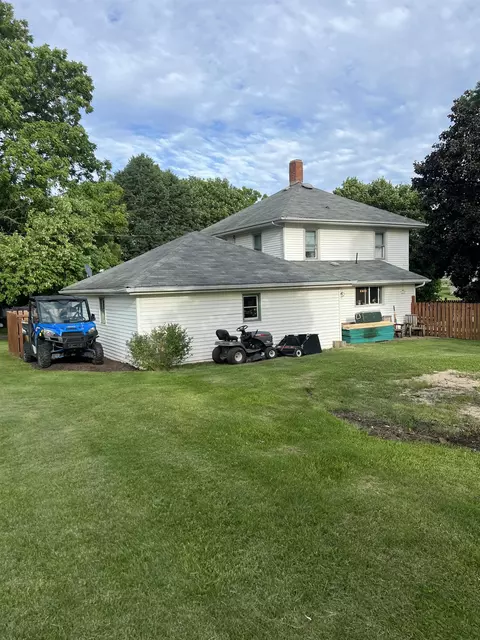 Exterior - 304 N Lee St, Davis, IL 61019 photo 2 of 2