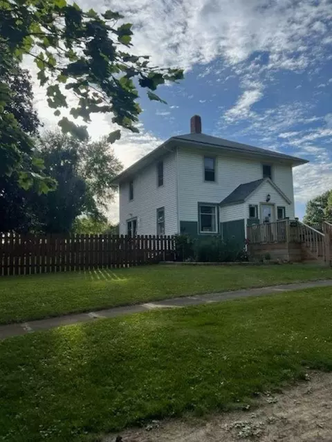 304 N Lee St, Davis, IL 61019