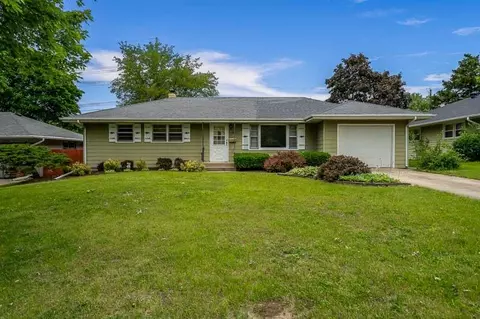 1819 Randolph Dr, Rockford, IL 61103