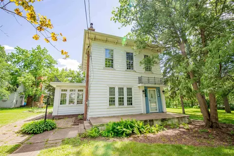 2367 W Stephenson St Rd, Freeport, IL 61032