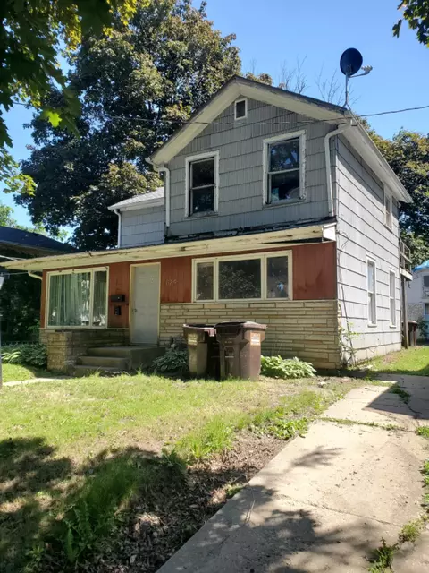 625 W Clark, Freeport, IL 61032