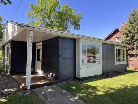 1629 Greenwood Ave, Rockford, IL 61110
