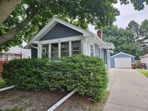 555 Pearl Ave, Loves Park, IL 61111