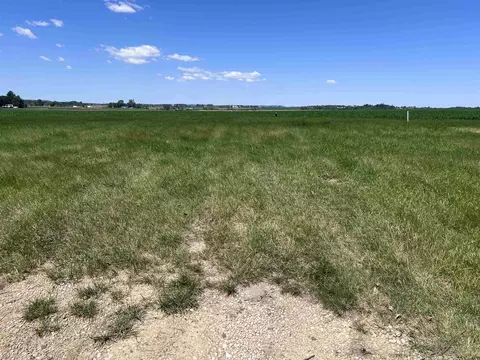 721-725 Meadow Ridge Lane Dr, Lena, IL 61048