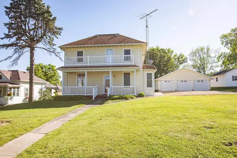 417 S Main St, Elizabeth, IL 61028