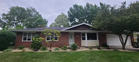 1045 Turkington Ter, Rochelle, IL 61068