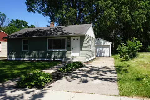 611 Soper Ave, Rockford, IL 61101