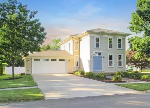 127 E 4th St, Byron, IL 61010