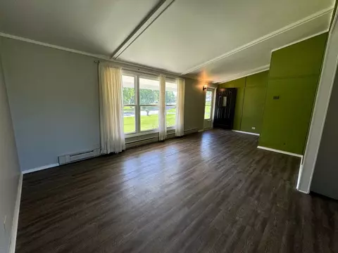 2180 Eagle Dr, Freeport, IL 61032 photo 2