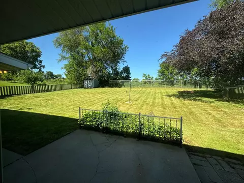 2180 Eagle Dr, Freeport, IL 61032 photo 7