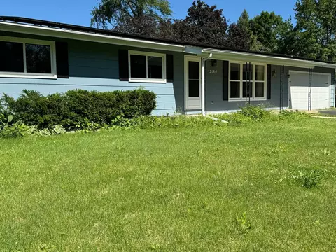 2180 Eagle Dr, Freeport, IL 61032
