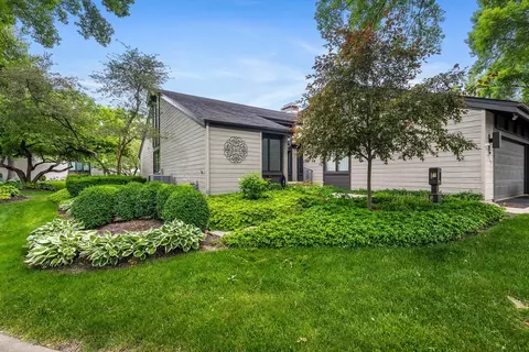 5359 Winding Creek Dr, Rockford, IL 61114