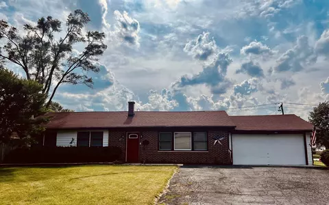 380 Lincoln St, Hoffman Estates, IL 60169